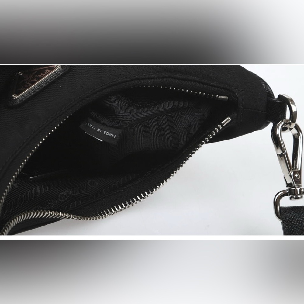 PRADA BLACK RE-ADDITION 2005
BAG WITH POUCH CROSSBODY - Picture 8 of 16